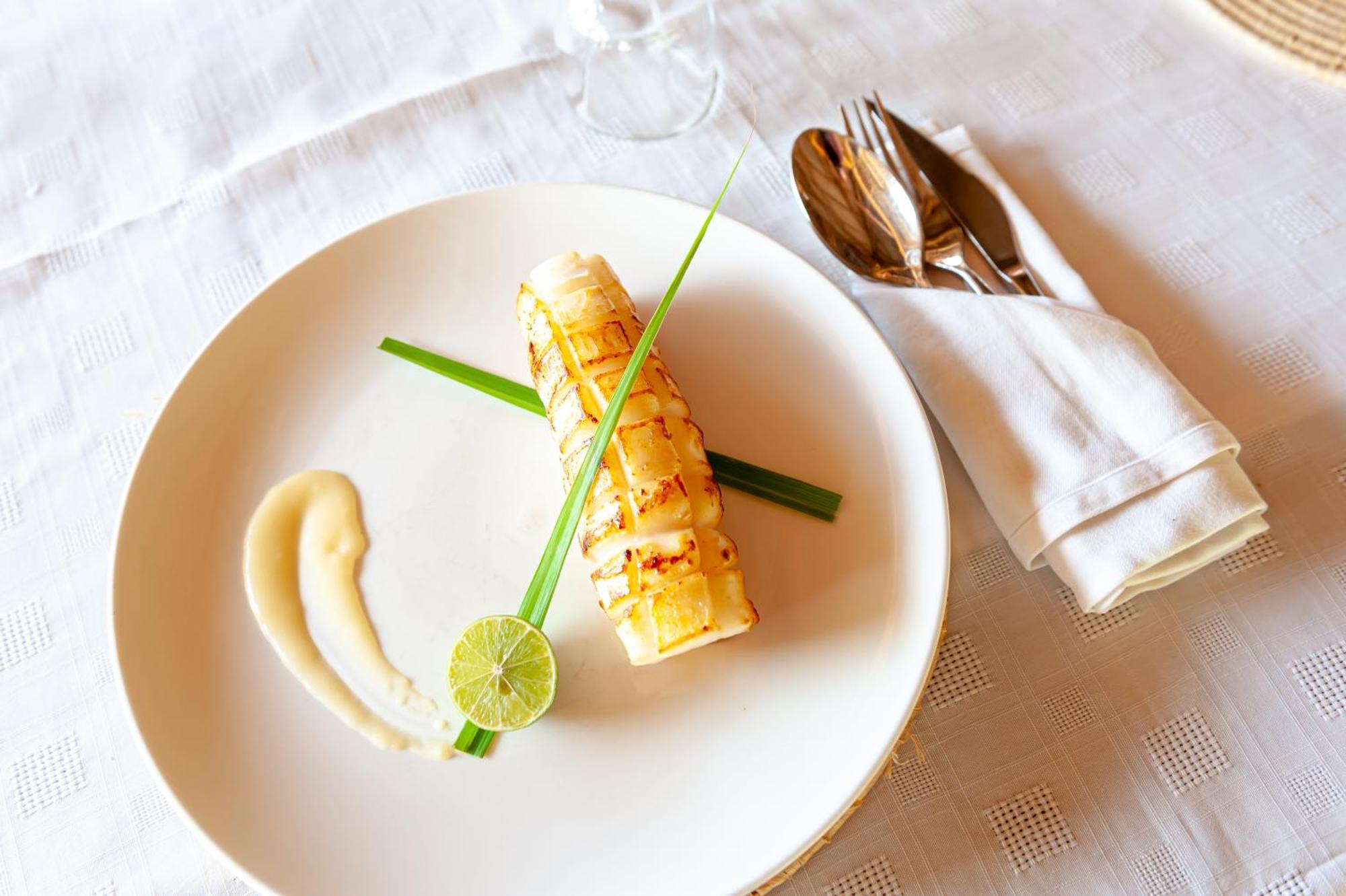 Nosy Be Hotel & Spa Ambondrona  Bagian luar foto