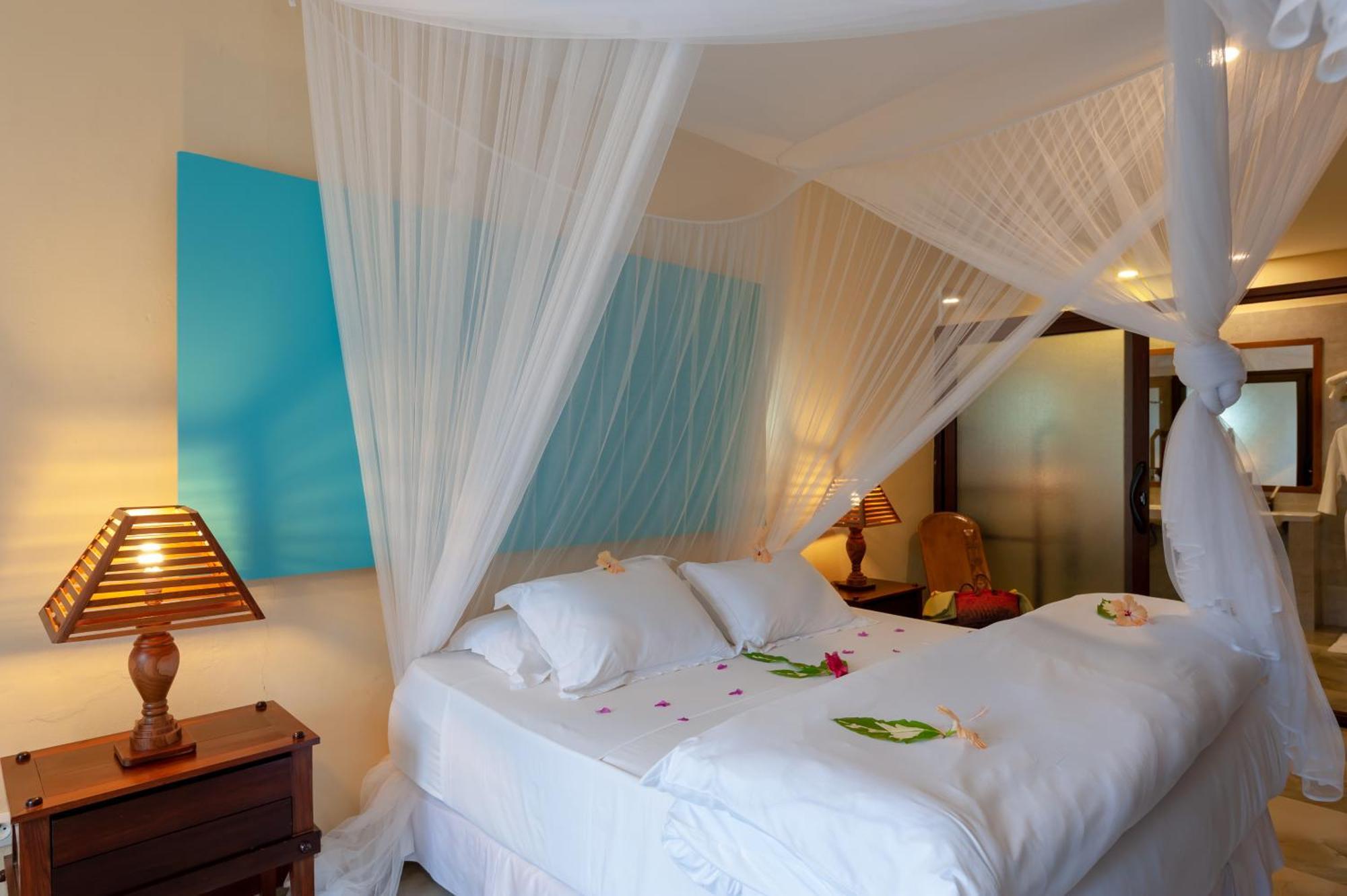 Nosy Be Hotel & Spa Ambondrona  Bagian luar foto
