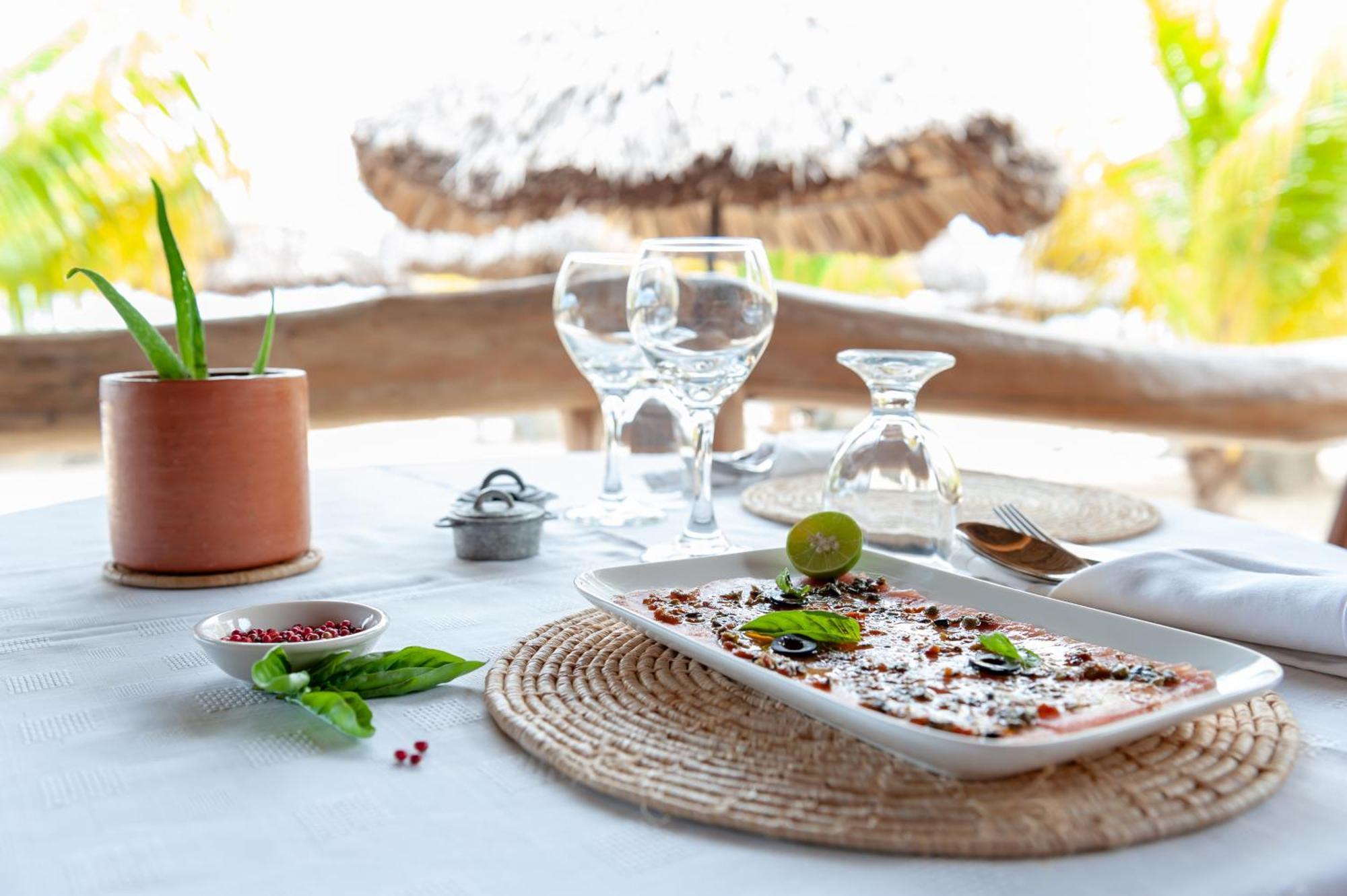 Nosy Be Hotel & Spa Ambondrona  Bagian luar foto