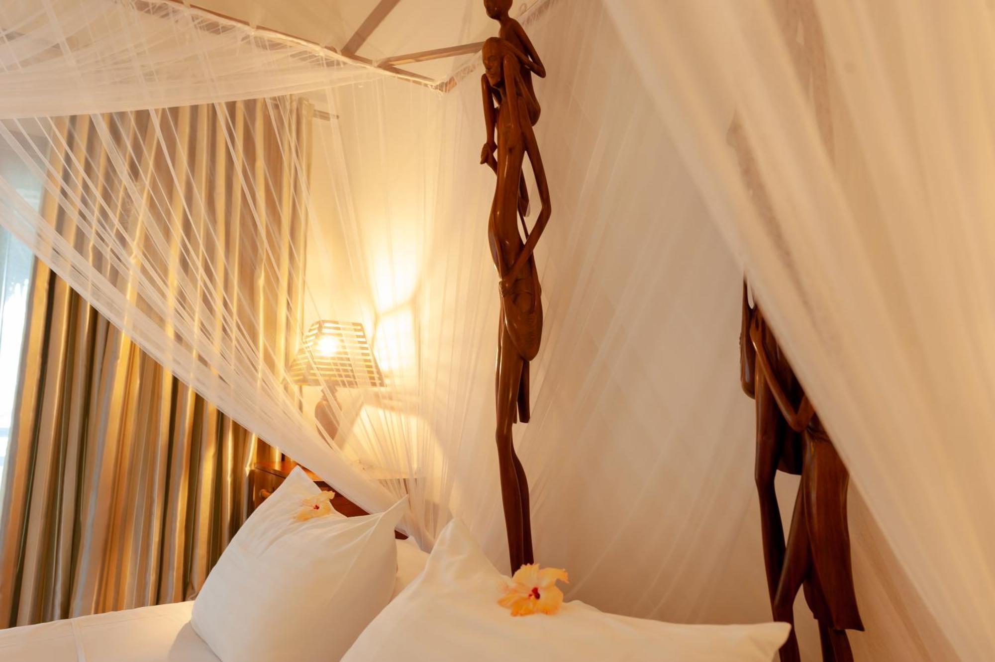 Nosy Be Hotel & Spa Ambondrona  Bagian luar foto